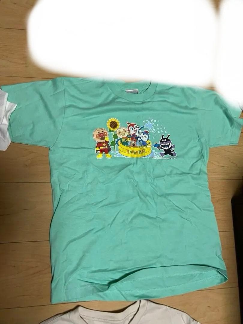 ディズニーミッキー、しんちゃん、アンパンマンのTシャツ、S、M、Lサイズ