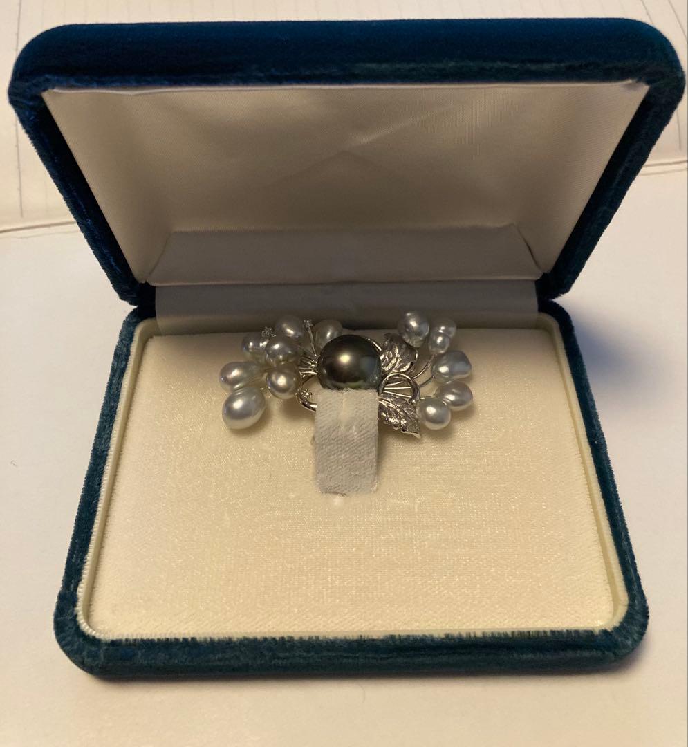 K14WGダイヤモンド 黒真珠 花モチーフ ブローチ