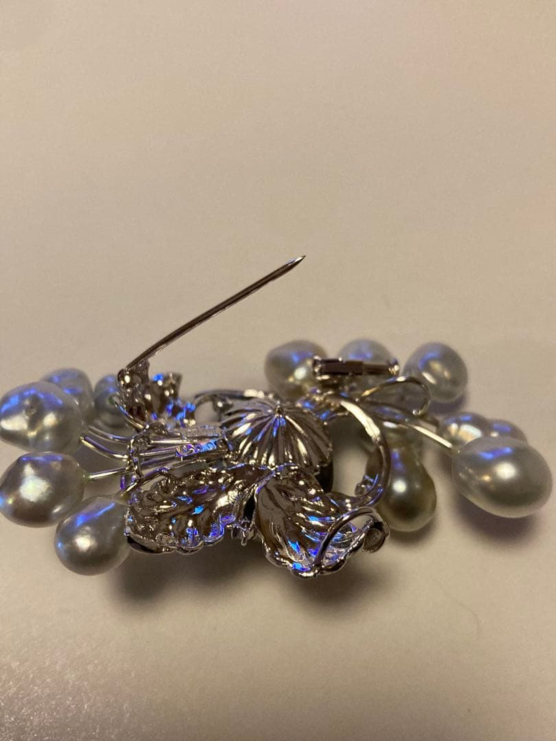 K14WGダイヤモンド 黒真珠 花モチーフ ブローチ