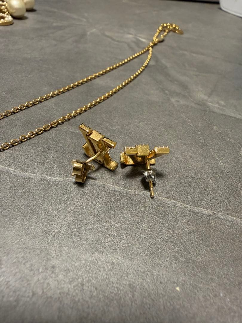 【さら】LOUIS VUITTON アイコニック ストラス ピアス