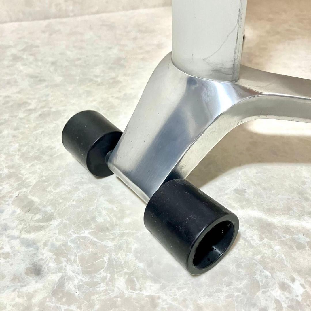 ウィルクハーン　コンフェア　スタッキングデスク　サイドテーブル　プレゼン　会議