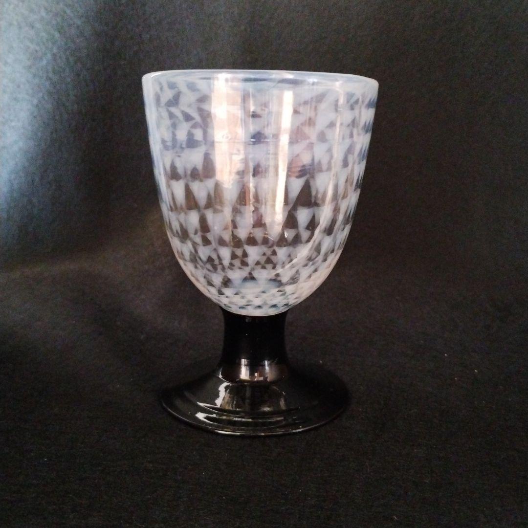 氷コップ　和ガラス乳白透かし鱗文なつめ型黒脚