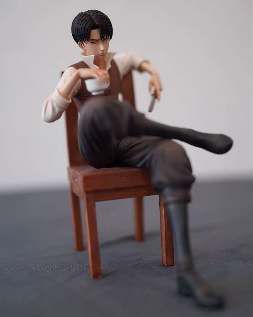 進撃の巨人 ② リヴァイ·アッカーマン ガレージキット ガレキ スタチュー