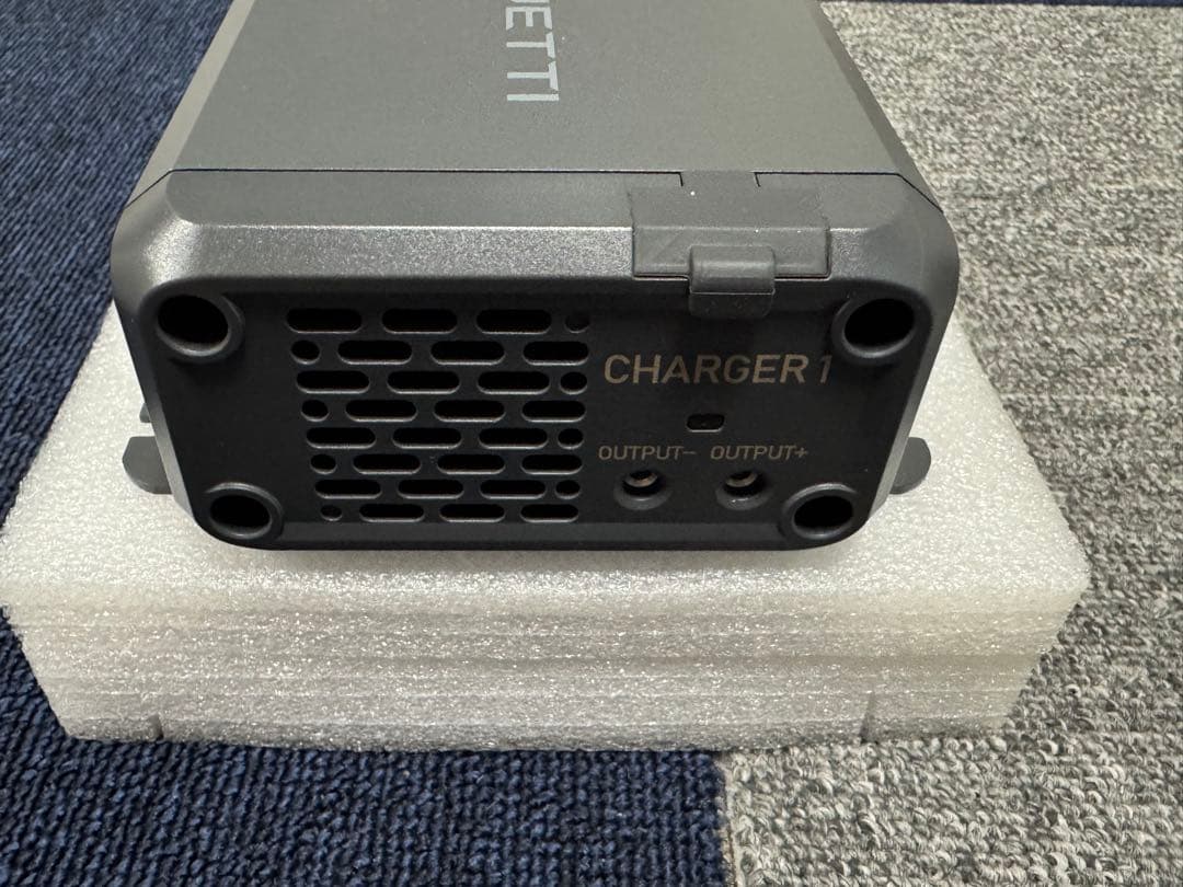 ポータブル電源　走行充電　BLUETTI Charger 1 最終価格です。