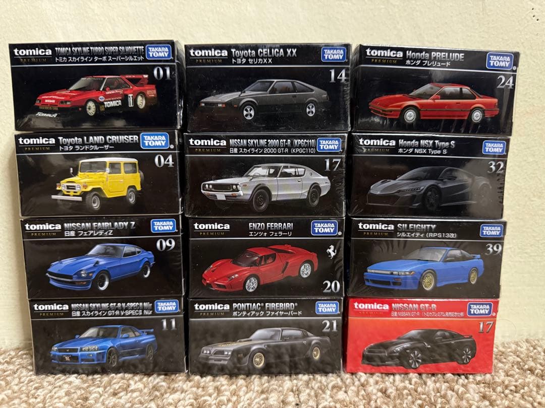 トミカプレミアム12台セット