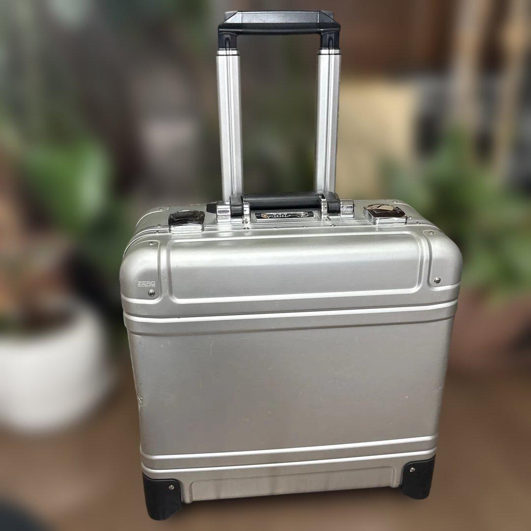 専用品　無骨でかっこいい！ゼロハリバートン　アルミキャリーケース 28リットル