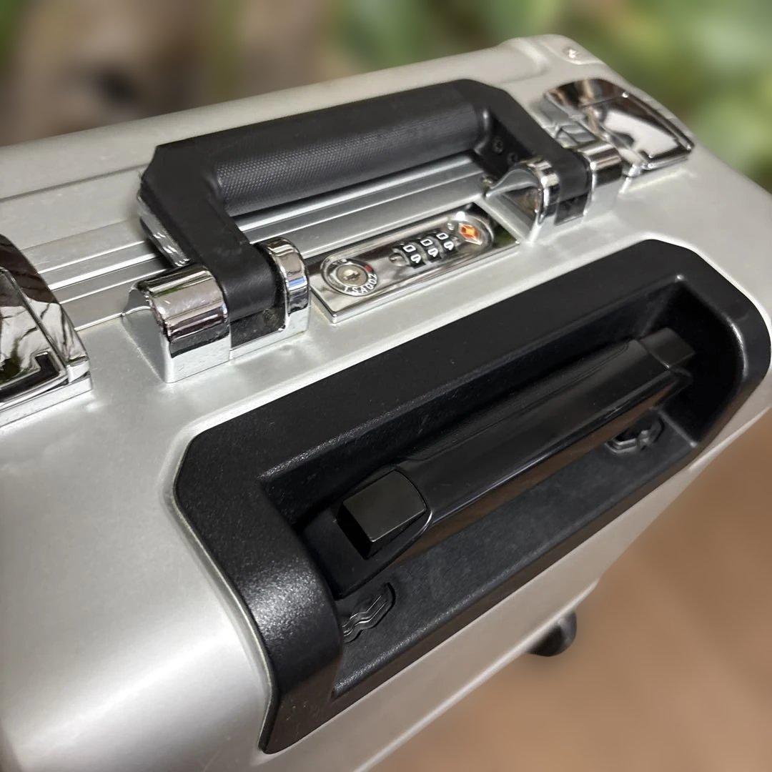 専用品　無骨でかっこいい！ゼロハリバートン　アルミキャリーケース 28リットル