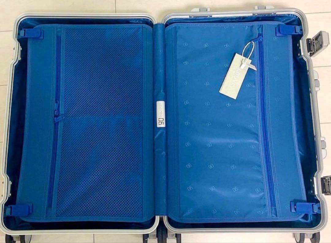 完全新品未使用品 LDUVIN シルバー キャリーケース ラドゥービン