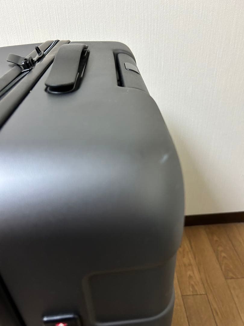 【無印良品】バーを自由に調節できる　ハードキャリーケース（７５Ｌ）