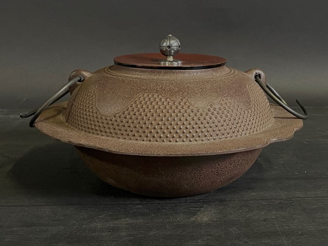 【美品】「母」 遠山霰地紋 銀摘み 透木釜 浄清 釜鐶 黄布 共箱 （20あ）