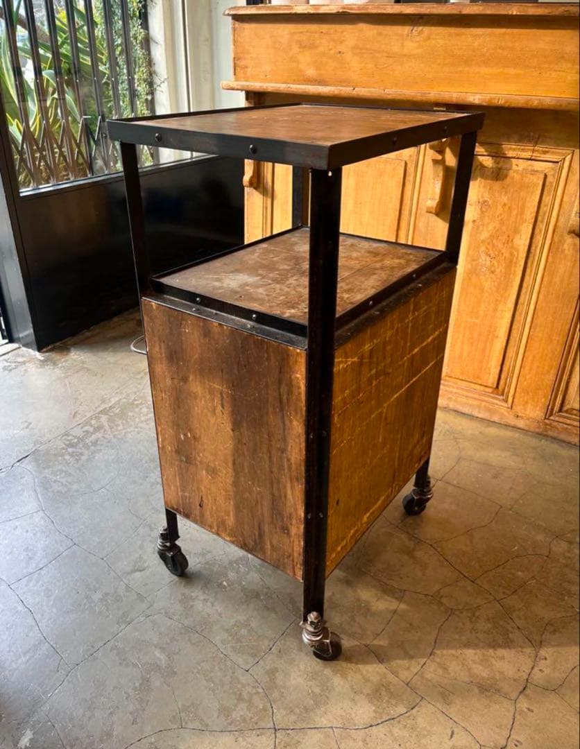 アンティークワゴン