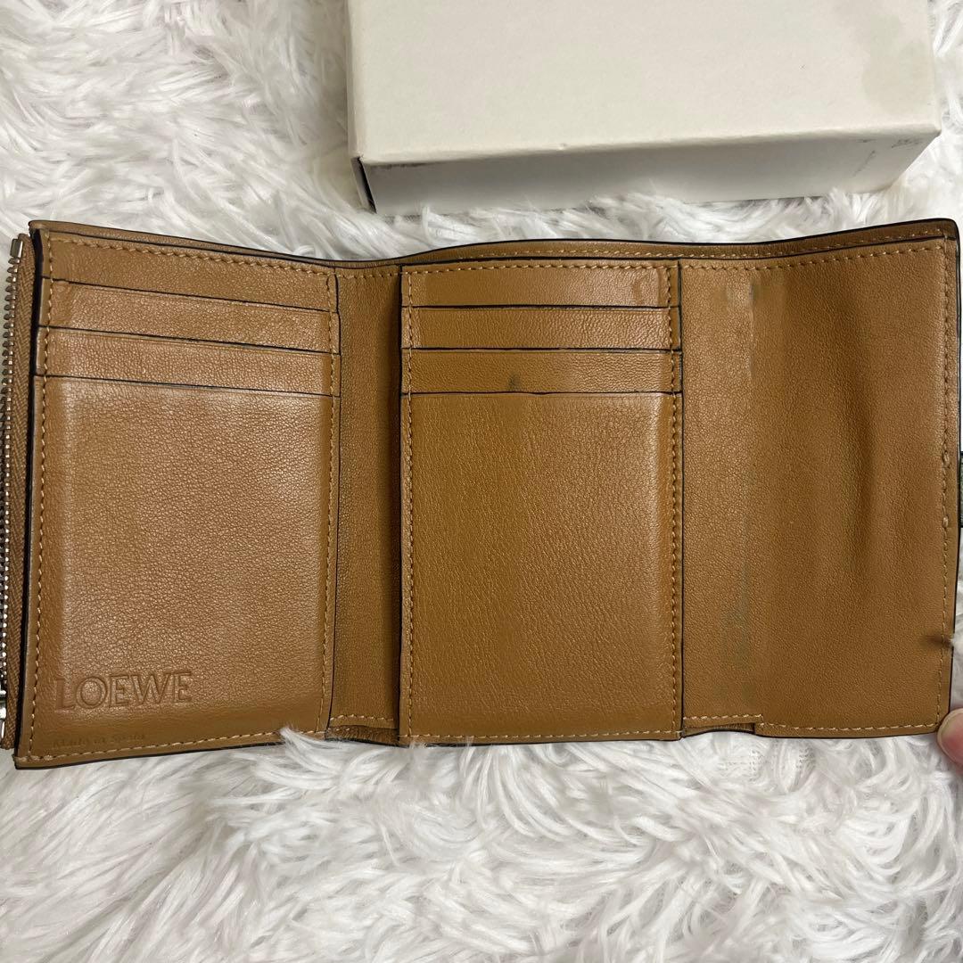 LOEWE ロエベ　バーティカルウォレット　三つ折り財布　アナグラム　グリーン