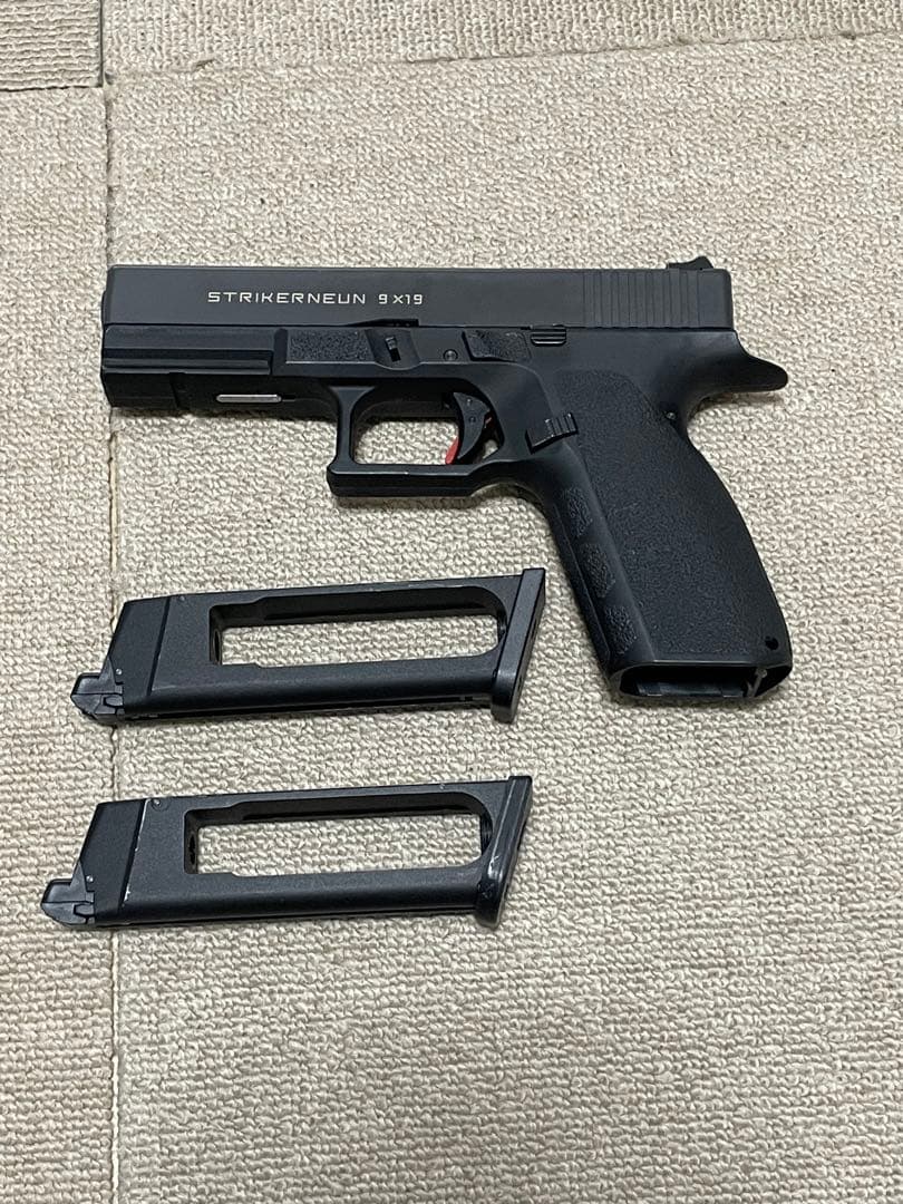 ストライカー9 Carbon8 striker neun