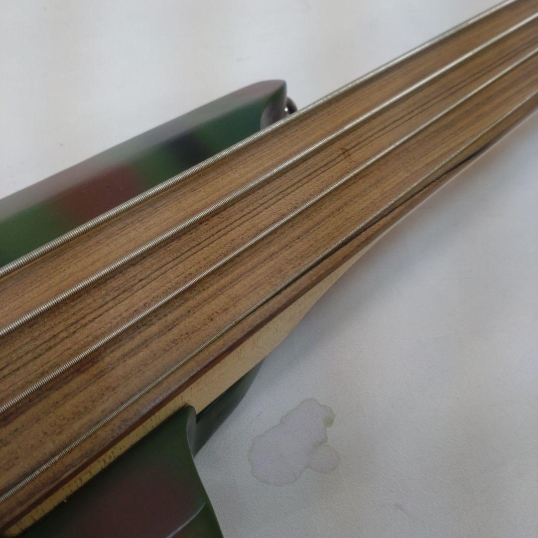 vintage フレットレス エレキベース　迷彩