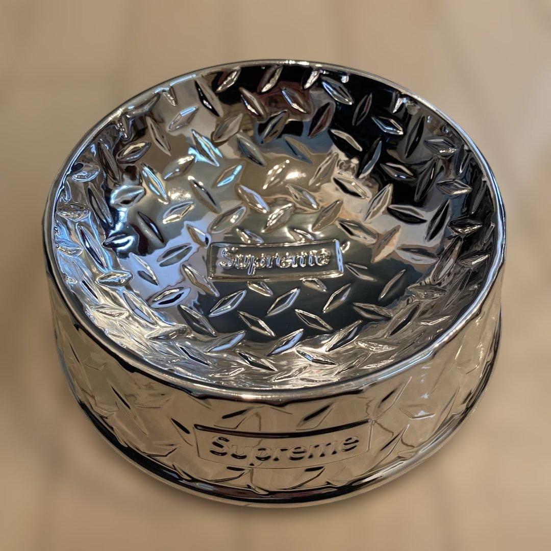 【希少】Supreme Diamond Plate Dog Bowl