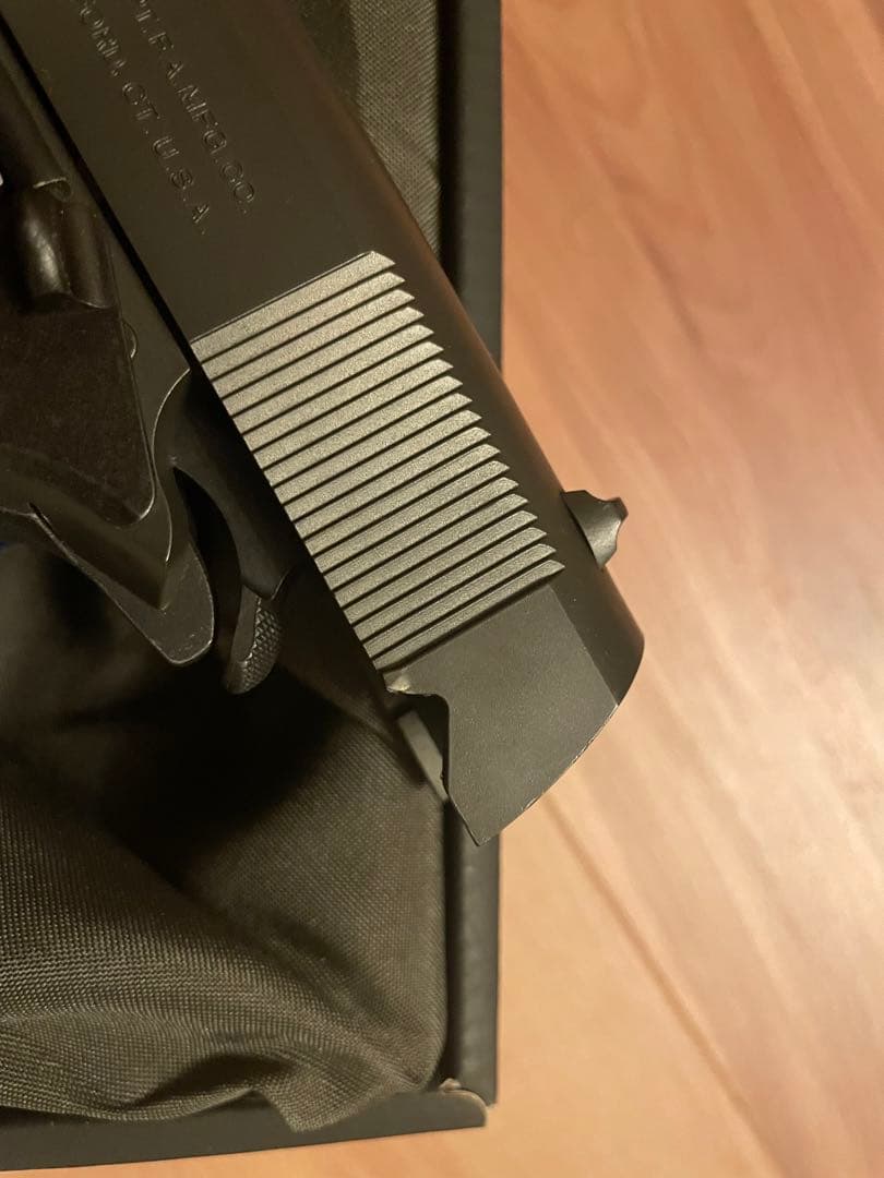 コルト・ガバメント 木製グリップ