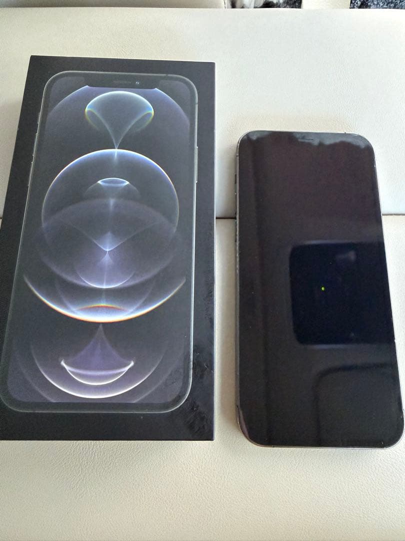 iPhone 12Pro 256GB グラファイト ボナベンチュラケース付き