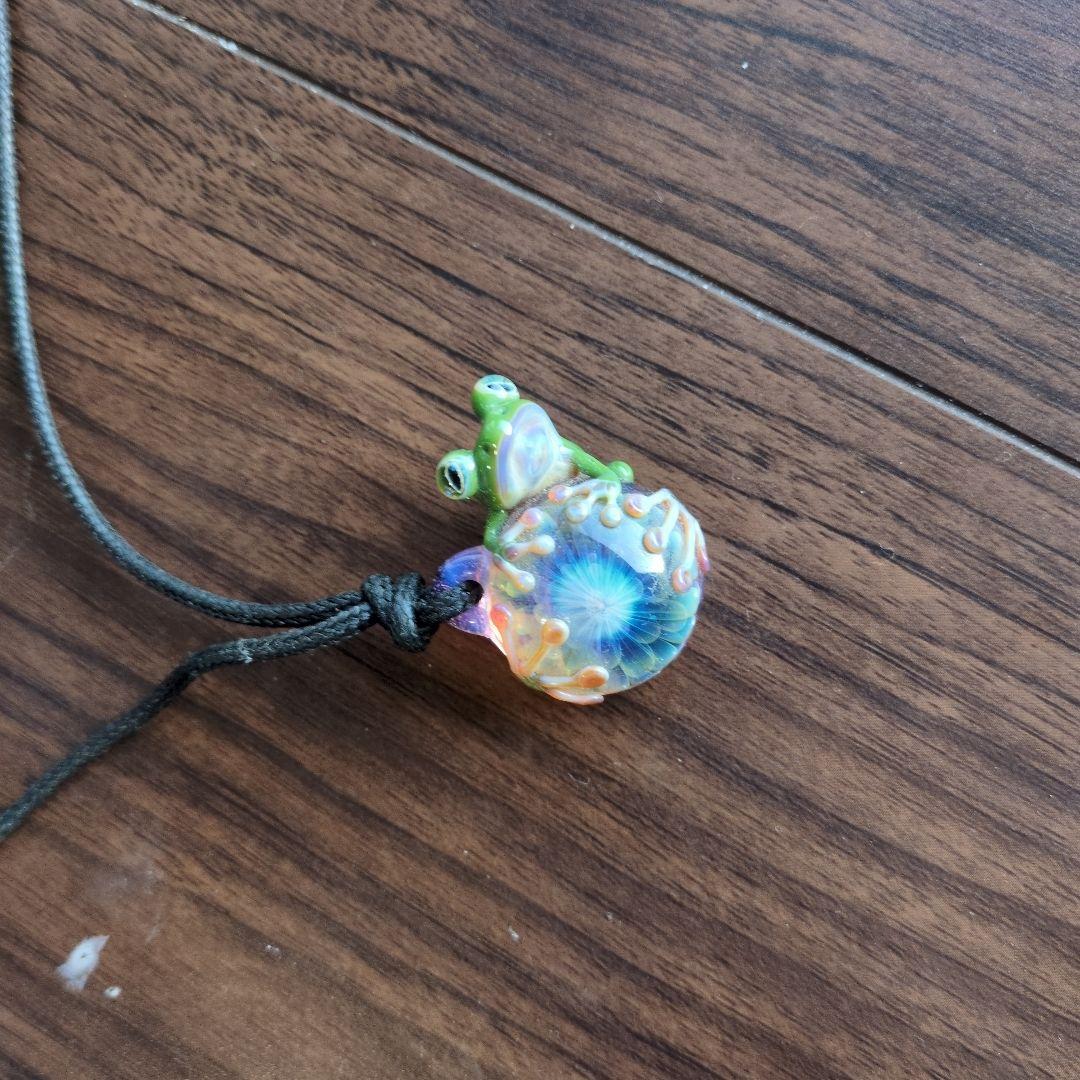 ハ*ロ様 麻覇王 カエルネックレス チャームのみ