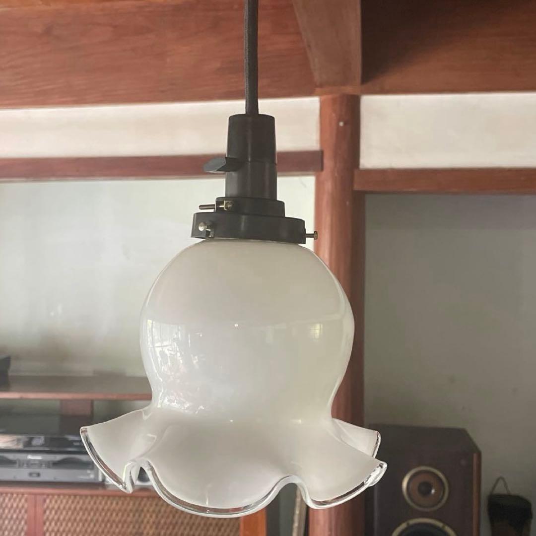 美品　ガラス　ヴィンテージ　ペンダントライト　乳白　フリル　天井照明