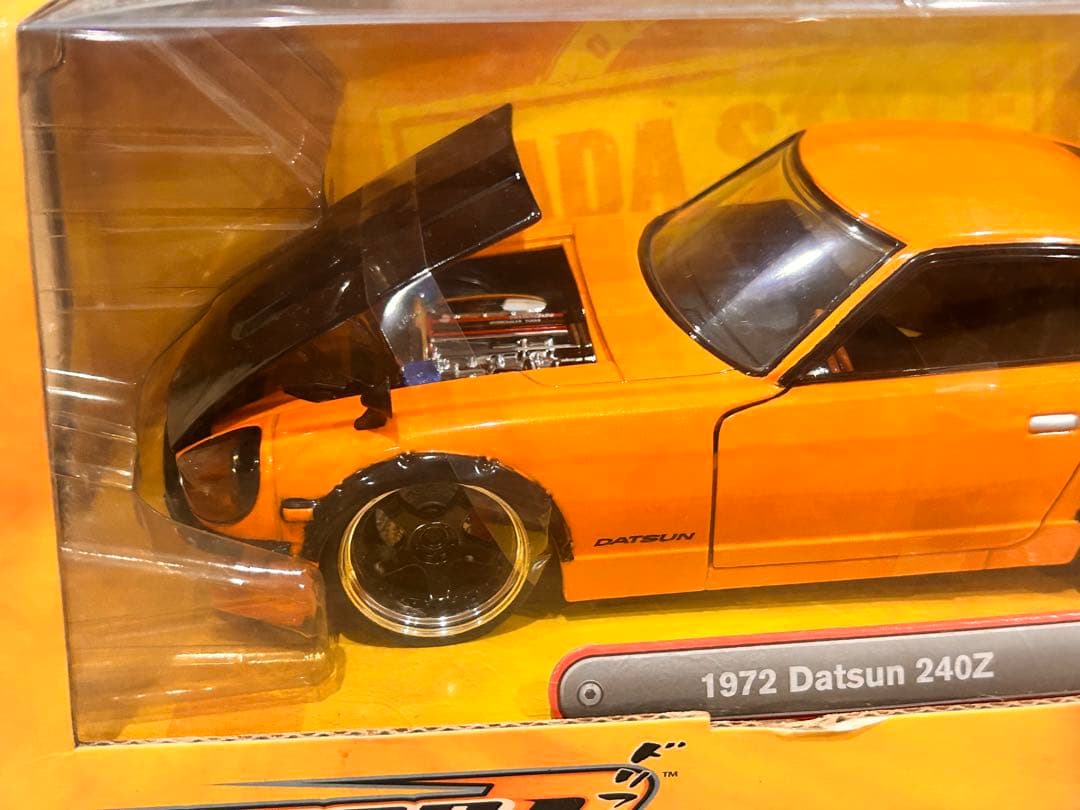 1972 Datsun 240Z 1/24スケールモデル　オレンジ　ミニカー