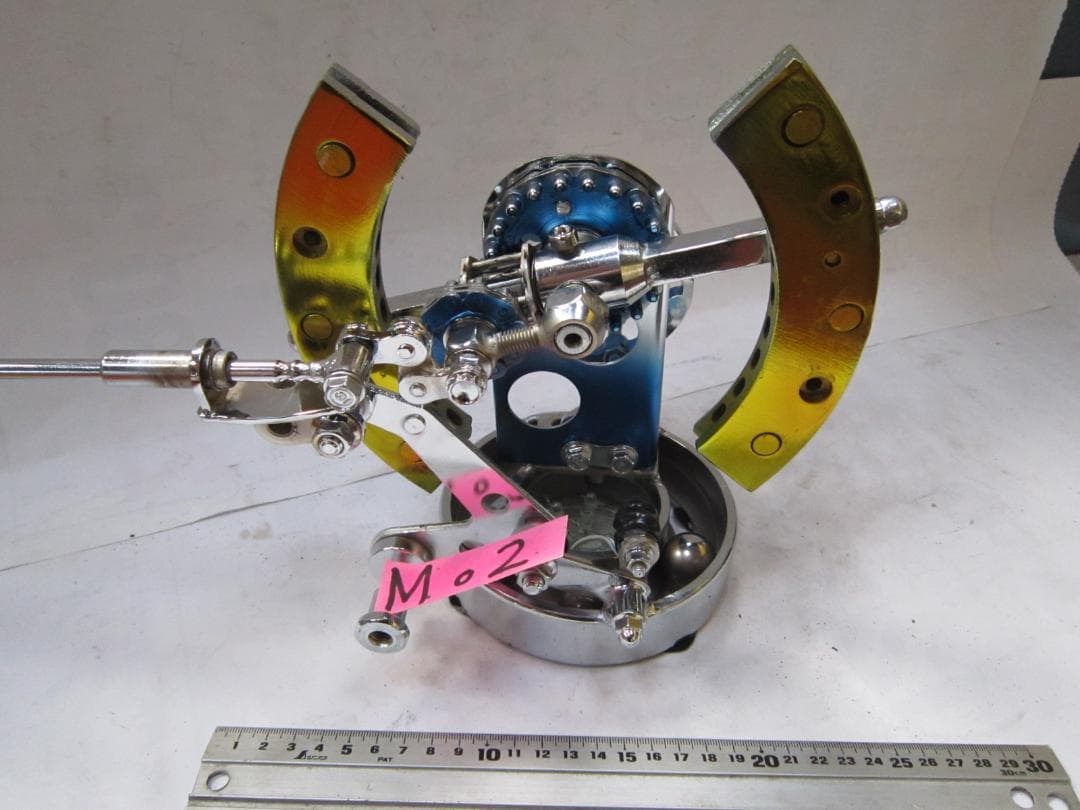 手回し発電、自己発電、コイル、磁石　クロム鍍金仕様です。