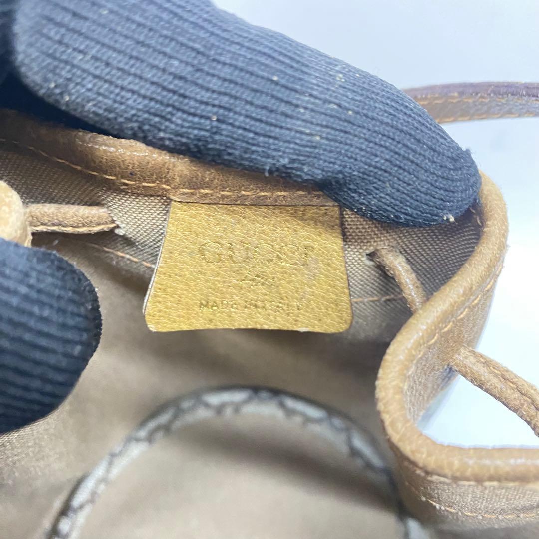 【美品】GUCCI 巾着ショルダーバッグ GGプラス グッチ PVCレザー