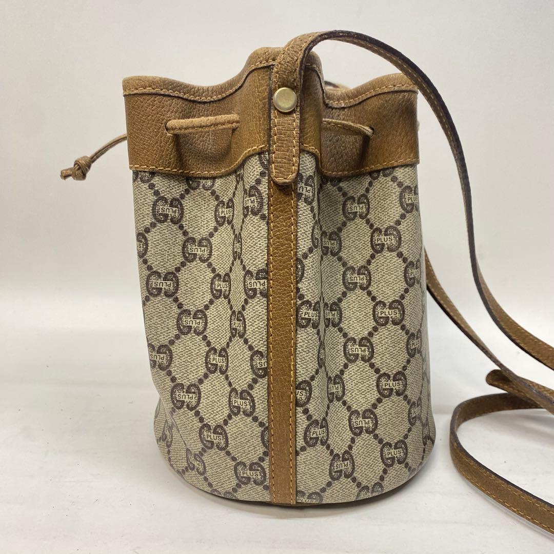 【美品】GUCCI 巾着ショルダーバッグ GGプラス グッチ PVCレザー