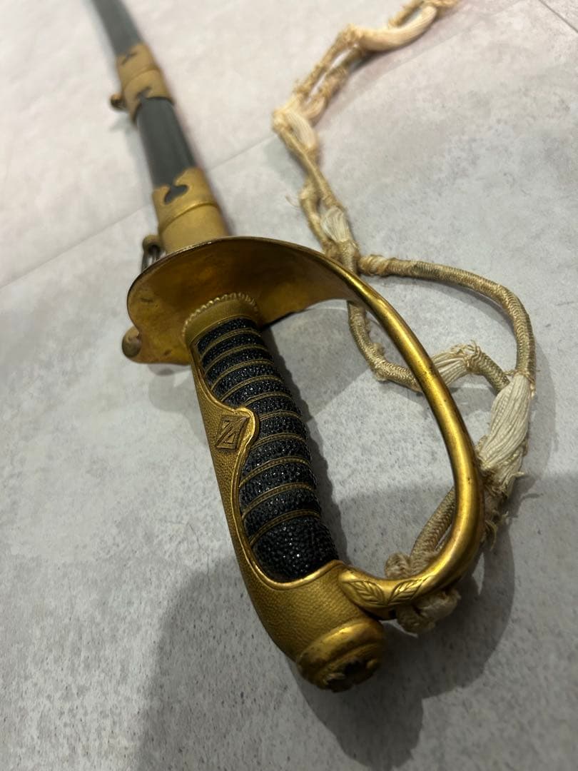 旧日本軍　サーベル　模造刀になります。欲しい方がいる為最終値下げ。