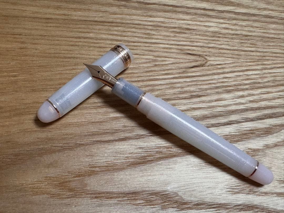 八文字屋 万年筆 初雪 字幅M 中字