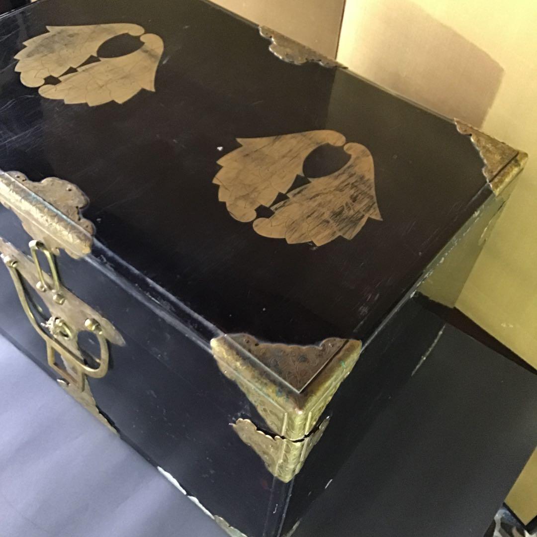 鎧櫃具足挟箱　銀杏家紋　厚漆塗黄銅金具彫刻　江戸期保証