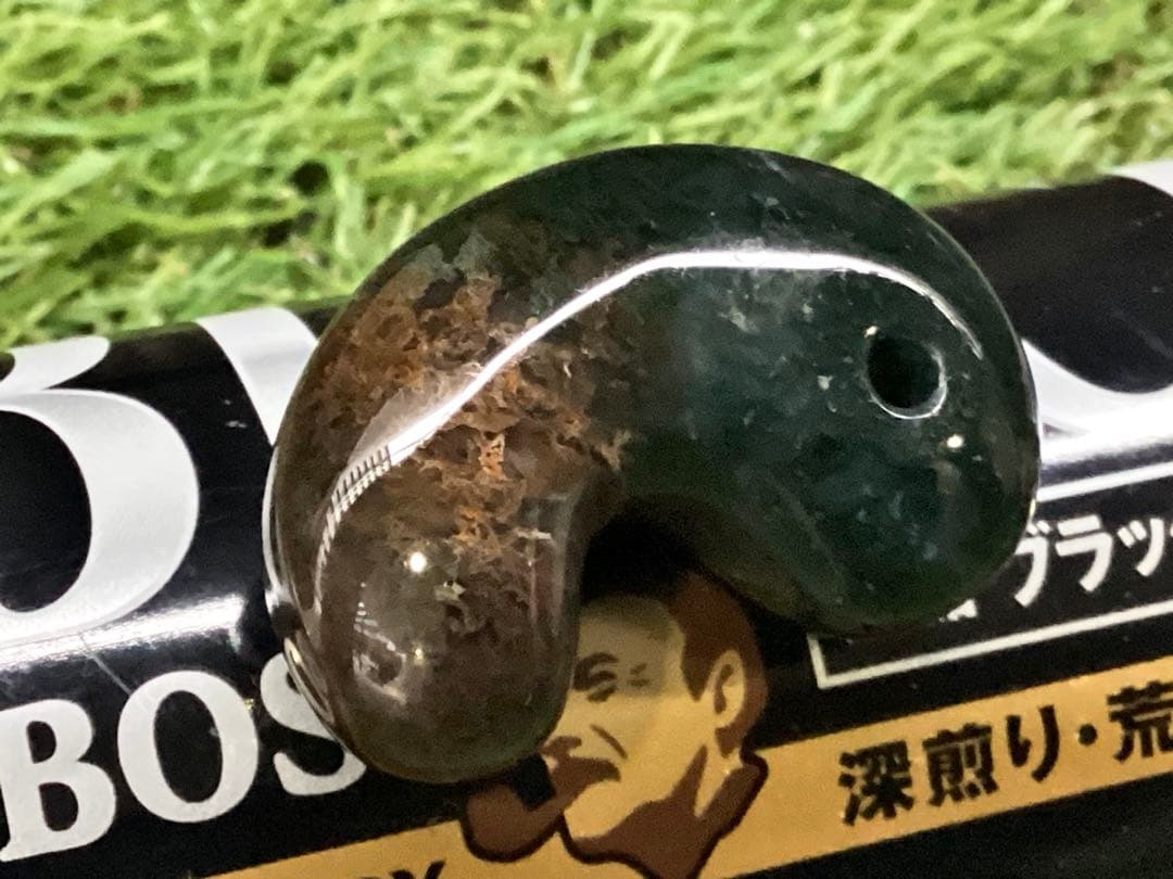 ✳出雲勾玉　1万個に1個しか無いレア勾玉‼️花仙山瑪瑙*芯部位の超極上色彩　鑑別書