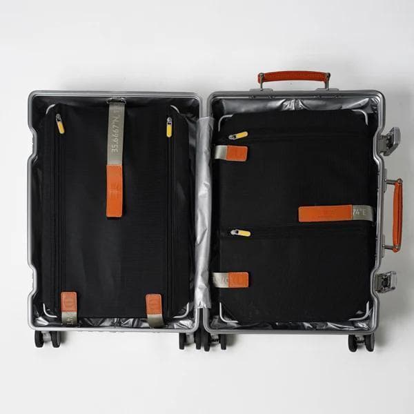 イノベーター アルミスーツケース シルバー INV1811STP キャリーケース