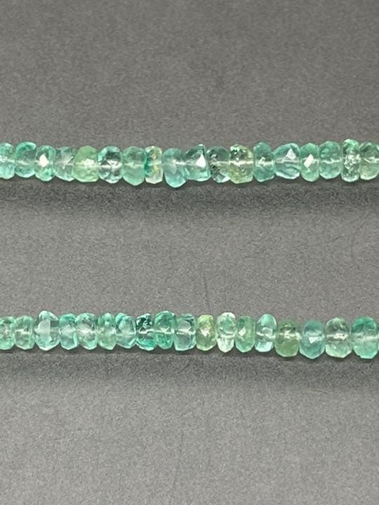 [5月誕生石][宝石質] SSSエメラルド ボタンカット