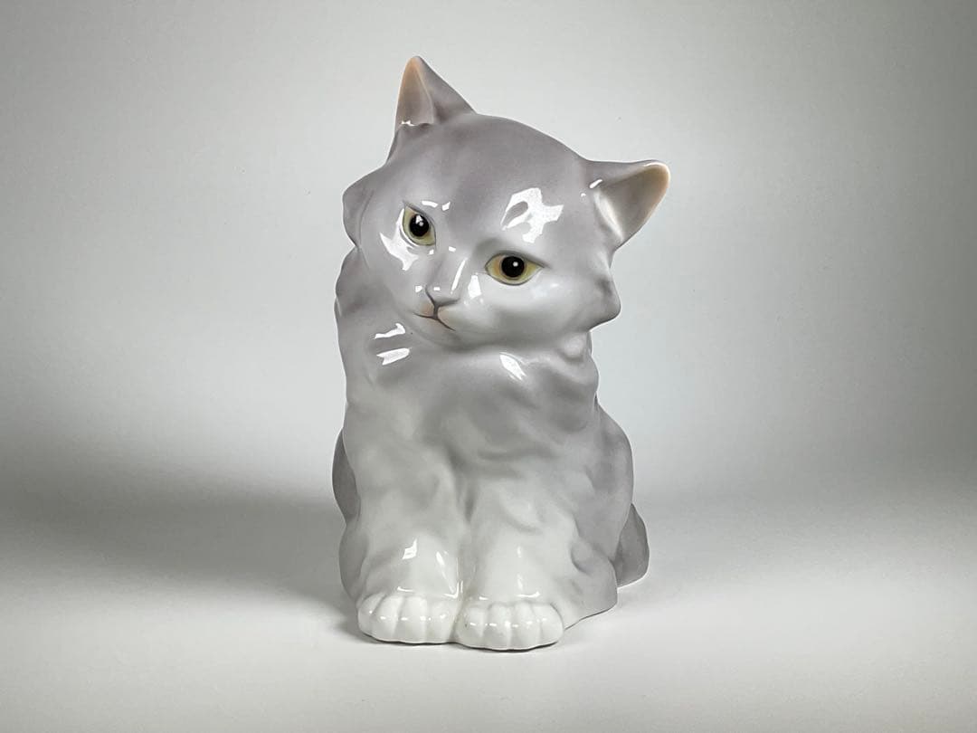 ノリタケ　猫　ネコ　置物　Noritake　高さ約１５ｃｍ