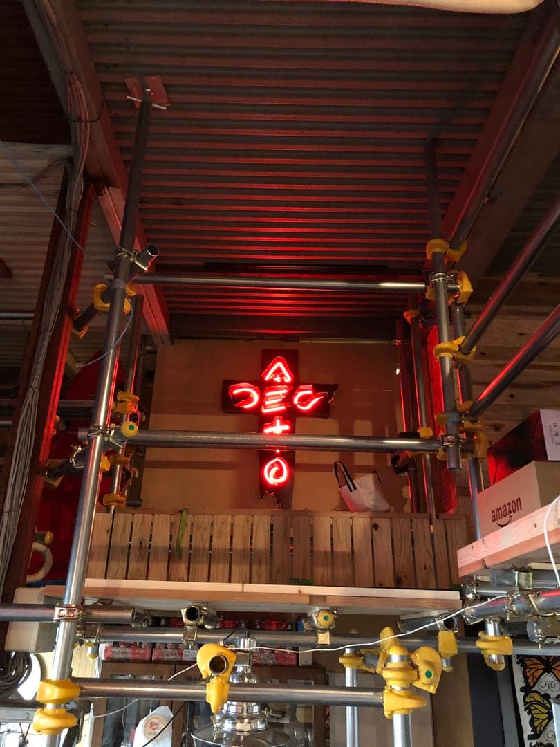 ADCTOモニュメントネオンアート