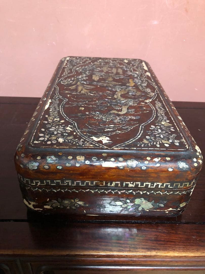 古格漂う唐物もしくは李朝の螺鈿細工文箱
