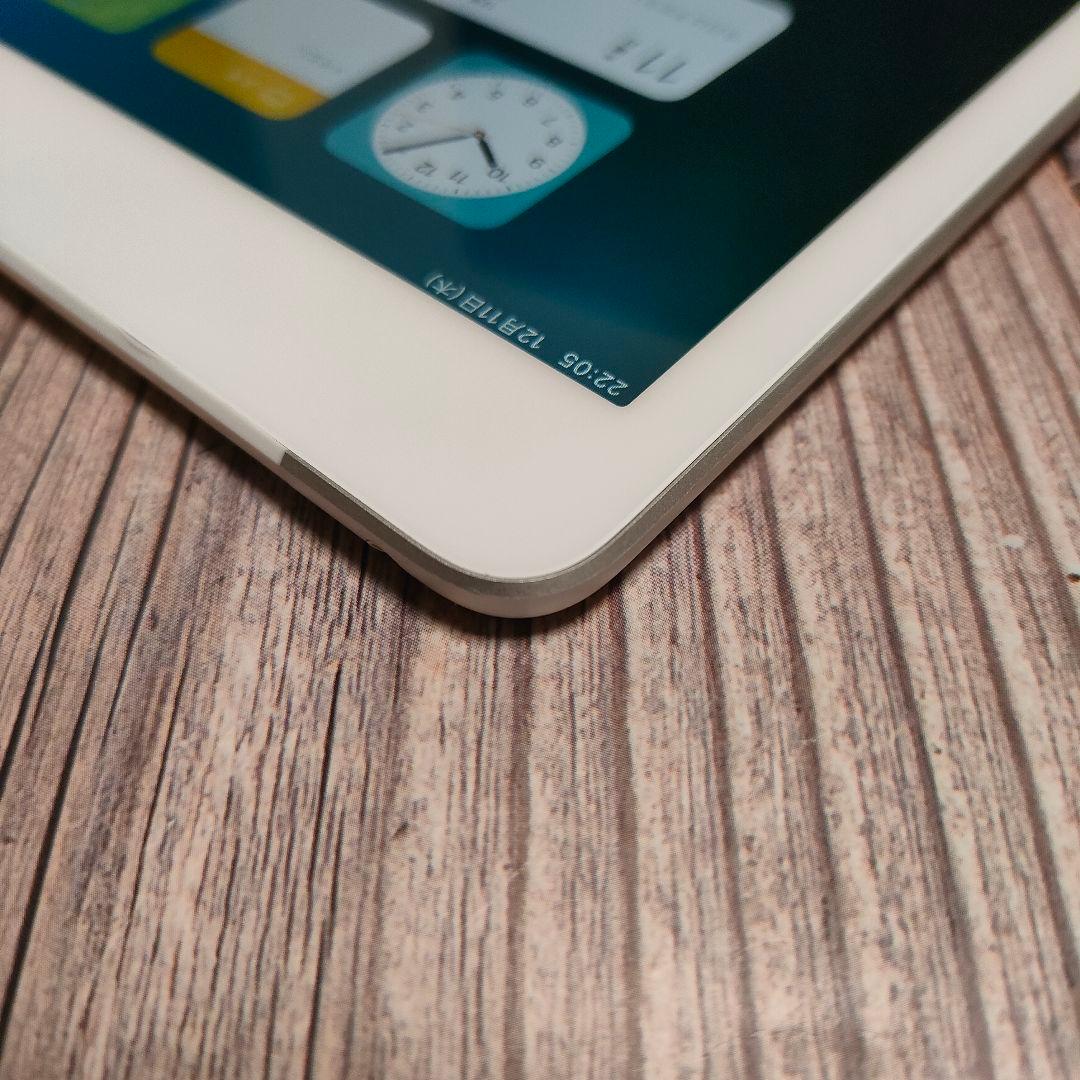iPad 第8世代 32GB SIMフリー シルバー 美品