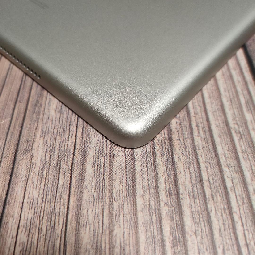 iPad 第8世代 32GB SIMフリー シルバー 美品