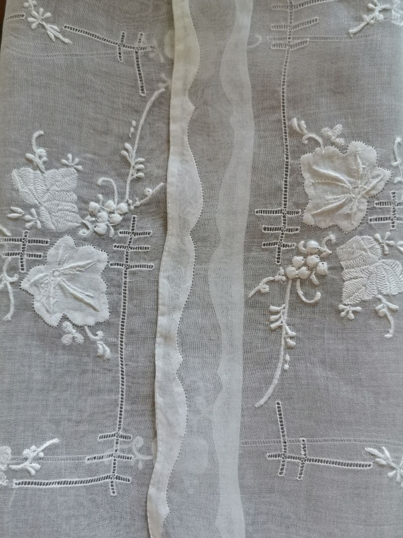 アンティークマーガブ オーガンジーレースクロス葡萄刺繍 ポルトガル マディラ至高