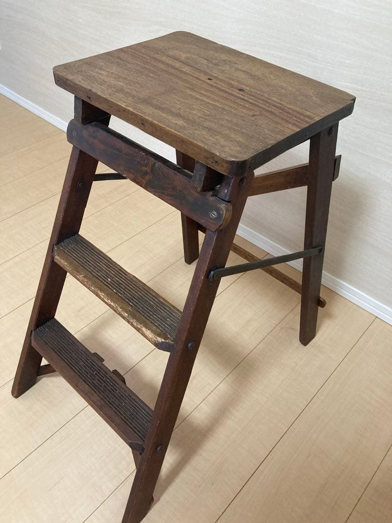 う*ぎ様 【アンティーク】木製折りたたみ式ステップスツール