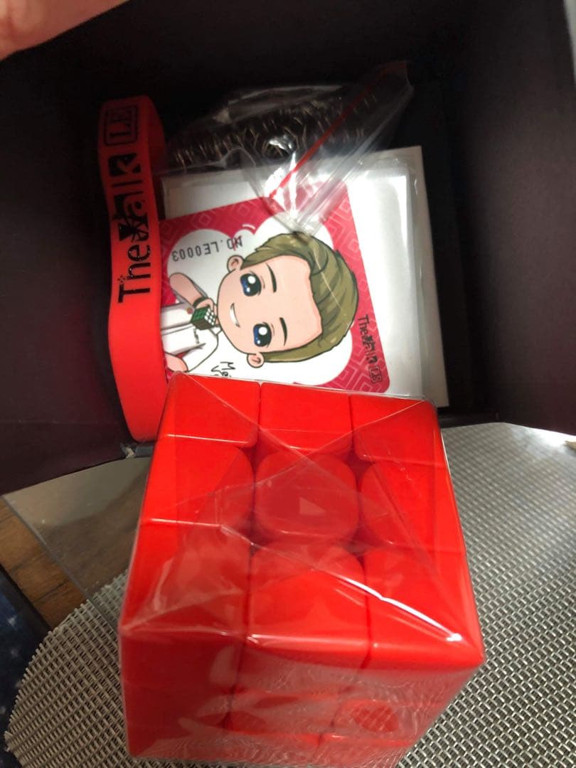 レアVALK CHINA RED 限定版 ルービックキューブ