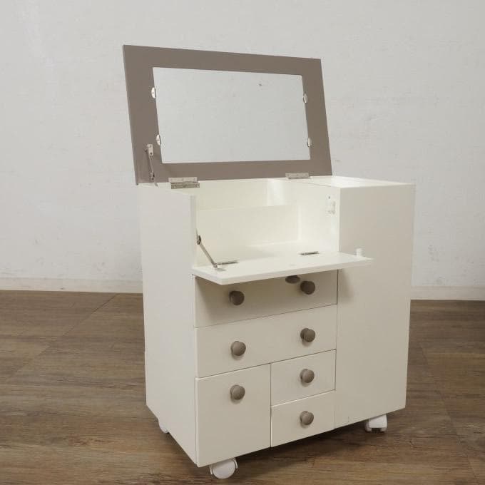【新品】たっぷり収納 コスメワゴン　お洒落 ドレッサー　アウトレット