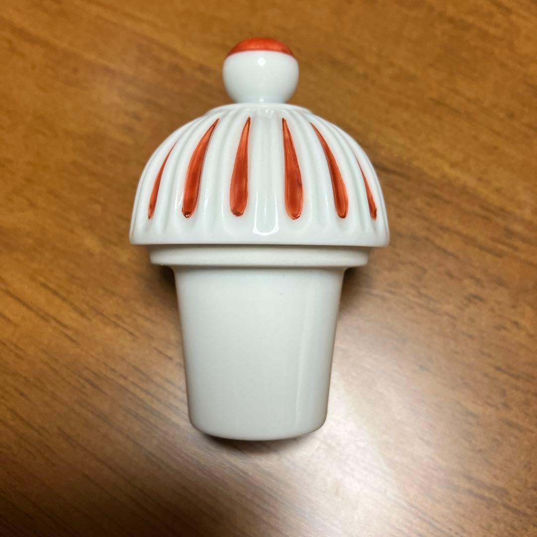 人間国宝　十四代　酒井田柿右衛門　岩牡丹文　水差