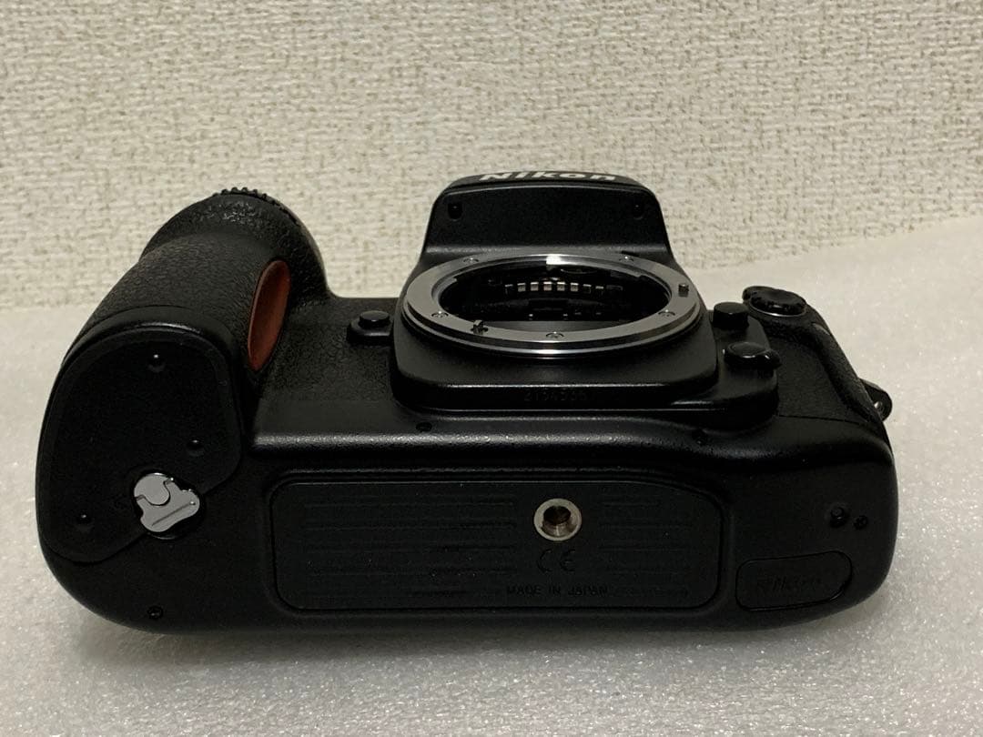 フィルムカメラ NIKON F100