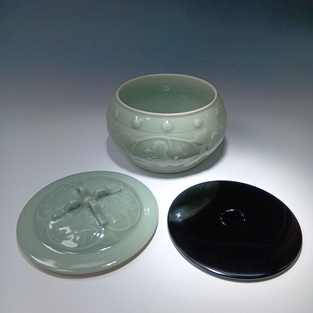 値下げ茶道具　砧青磁浮牡丹水指　(龍泉窯)　 替蓋付　美品