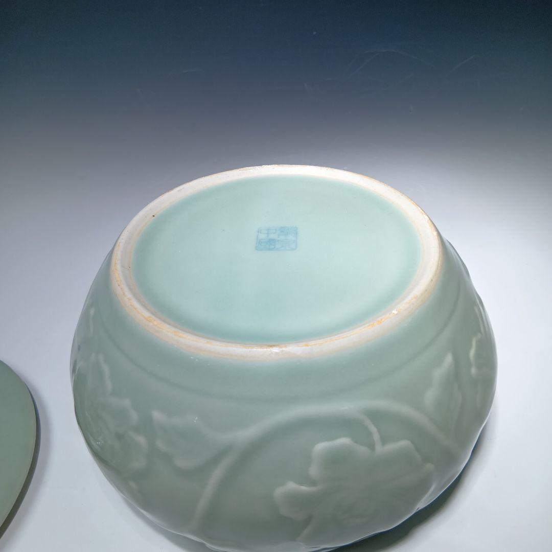 値下げ茶道具　砧青磁浮牡丹水指　(龍泉窯)　 替蓋付　美品