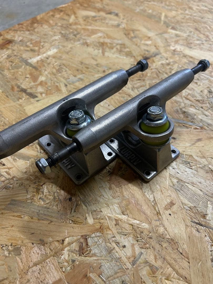 lurpiv 150 スケートボードトラック シルバー