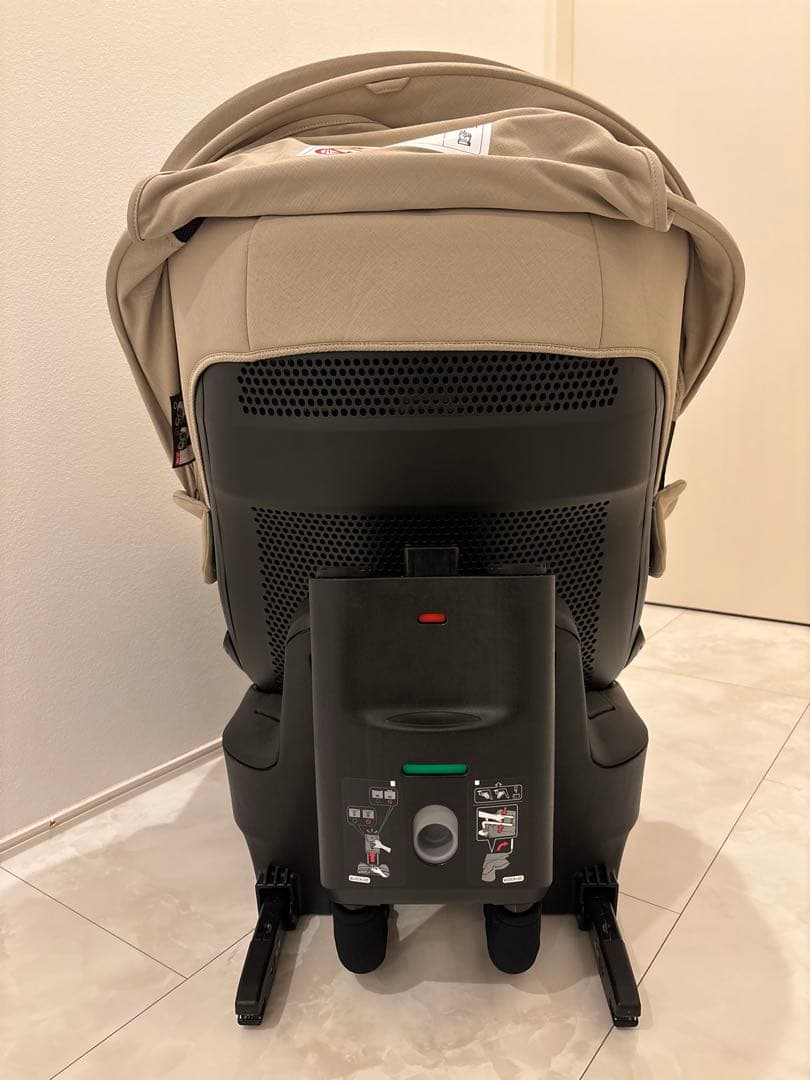 【値下げ】エールべべ　クルットR ザ・ファースト2 チャイルドシート