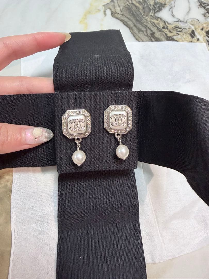 Chanel パール付きピアス