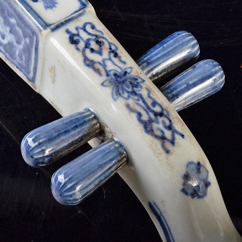 中国　青花　山水神獣文　馬頭琵琶　置物　M　R7978B